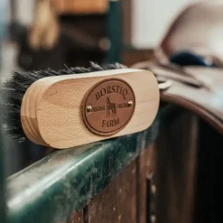 BORSTIQ Brosse tête cheval bois de hêtre -< Brosses Et Bouchons Cheval