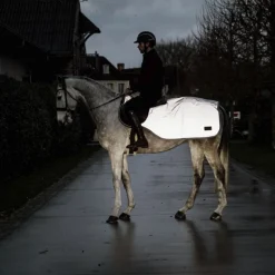 KENTUCKY HORSEWEAR Couvre-reins cheval réfléchissant Reflective - Kentucky< Couvre-Reins Et Couvertures De Marcheur