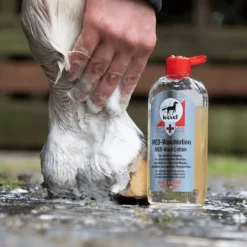 LEOVET Lotion lavante et désinfectante cheval Med -< Désinfectant Et Cicatrisant Cheval|Shampoing Cheval