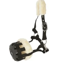 STABLE PRO Muselière cheval en mouton synthétique< Panier Anti-Colique Cheval