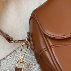 FABULHORSE Sac à main bandoulière cuir vegan forme selle anglaise< Idées Cadeaux|Accessoires Lifestyle Équitation