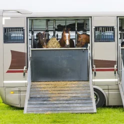 IDS Tapis caoutchouc avec tasseau pont de van ou camion cheval -< Equipement Van Et Camions|Tapis De Sols Box Et Écurie