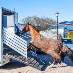 IDS Tapis caoutchouc avec tasseau pont de van ou camion cheval -< Equipement Van Et Camions|Tapis De Sols Box Et Écurie
