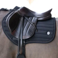 PRO-CONFORT HORSEWEAR Tapis de selle cheval latex Donatello -< Tapis De Selle Classiques
