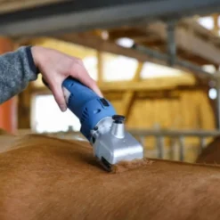 STABLE PRO Tondeuse chevaux batterie FarmClipper< Tondeuse Cheval
